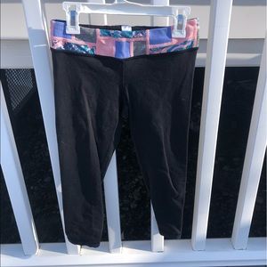 ivivva REVERSABLE cropped leggings